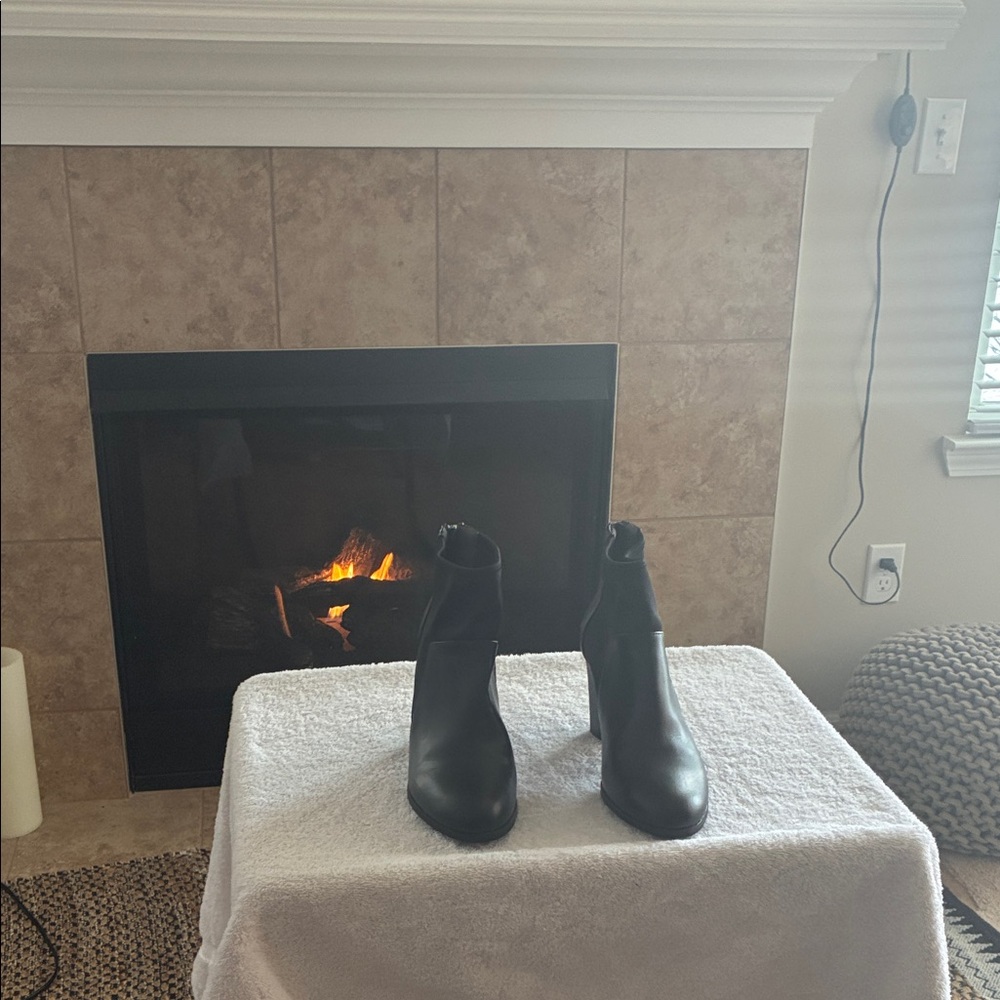 Adrienne Vittadini Black Ankle Boots